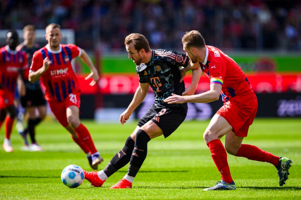 狂胜太阳！格林33分疯狂砍分，杜兰特伤退成悬念.